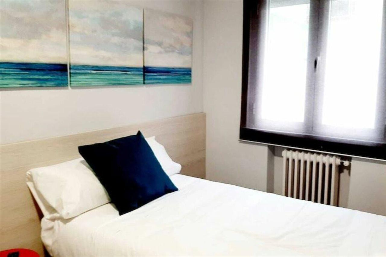 Arjori Rooms Hostal Salamanca Bagian luar foto