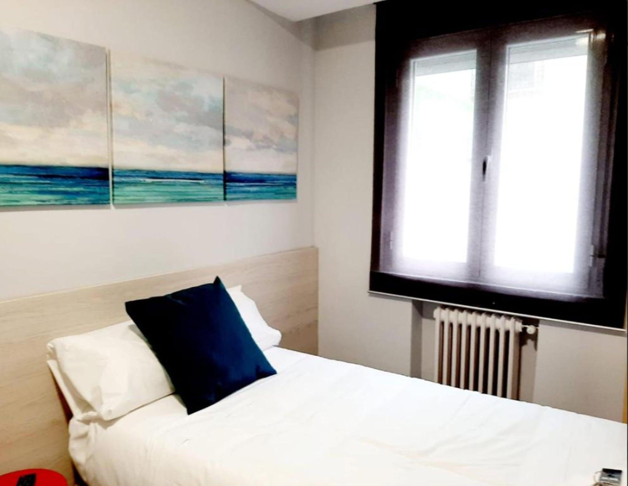 Arjori Rooms Hostal Salamanca Bagian luar foto