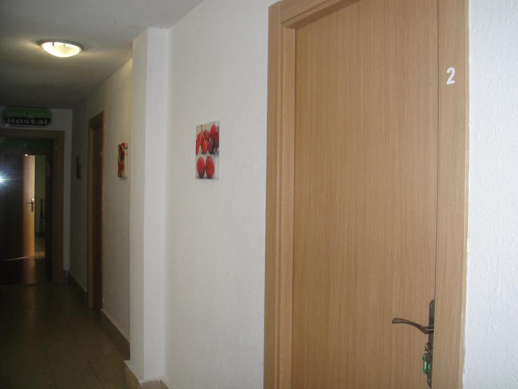 Arjori Rooms Hostal Salamanca Bagian luar foto