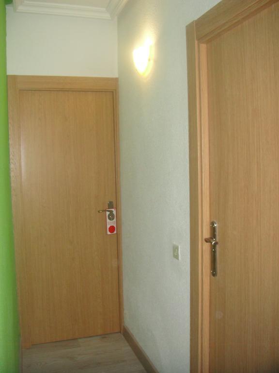 Arjori Rooms Hostal Salamanca Bagian luar foto