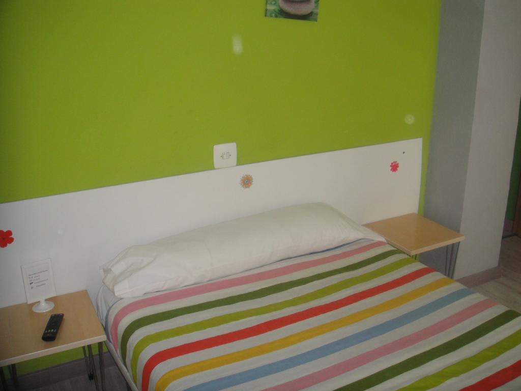 Arjori Rooms Hostal Salamanca Bagian luar foto