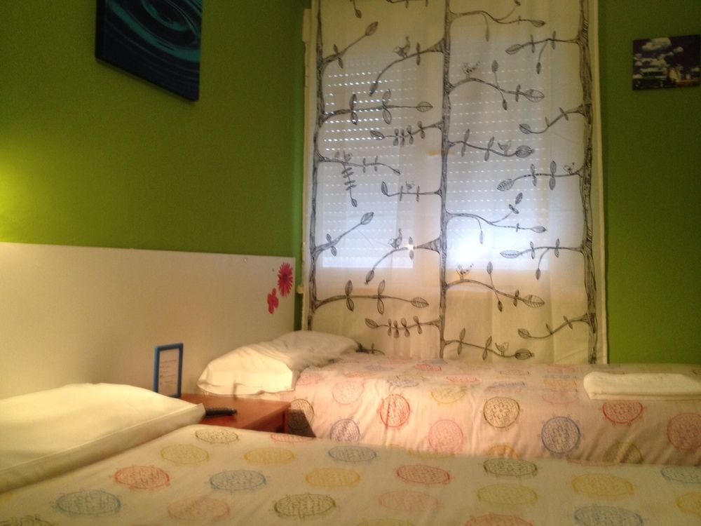 Arjori Rooms Hostal Salamanca Bagian luar foto