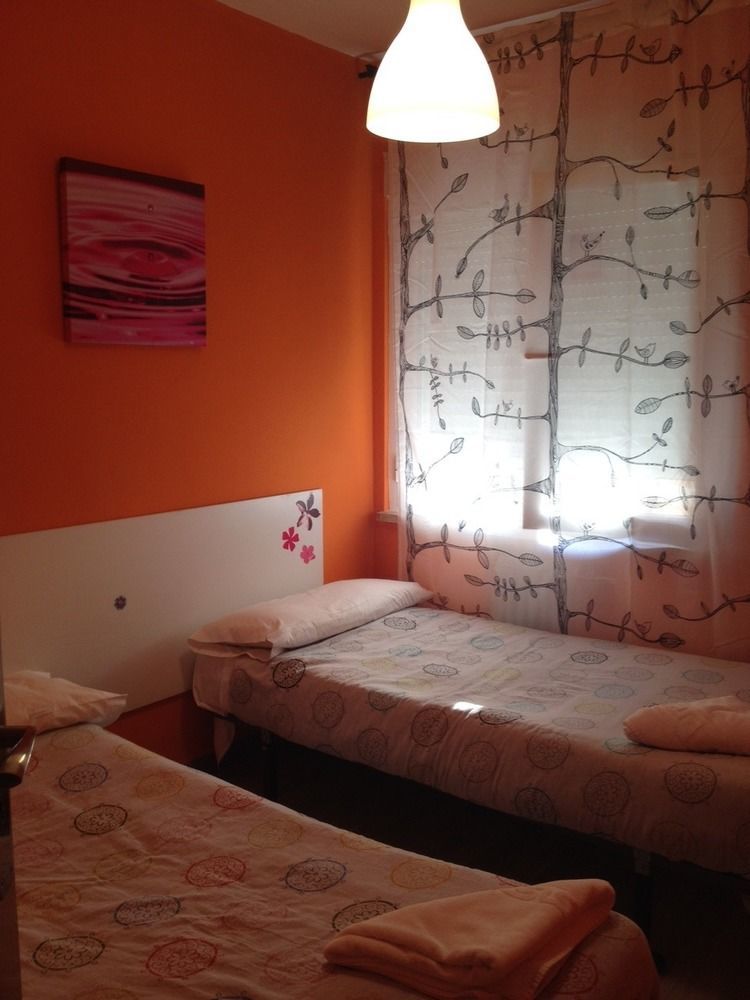 Arjori Rooms Hostal Salamanca Bagian luar foto