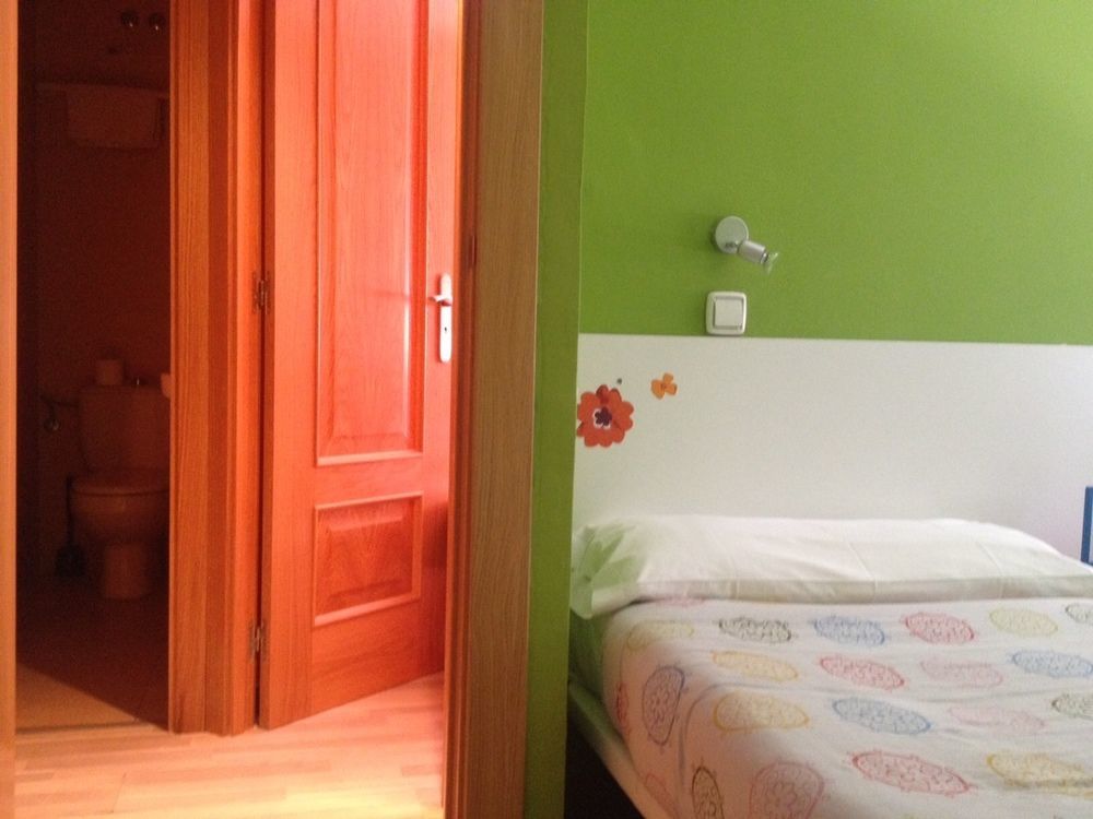 Arjori Rooms Hostal Salamanca Bagian luar foto