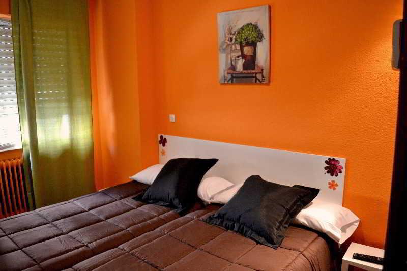 Arjori Rooms Hostal Salamanca Bagian luar foto